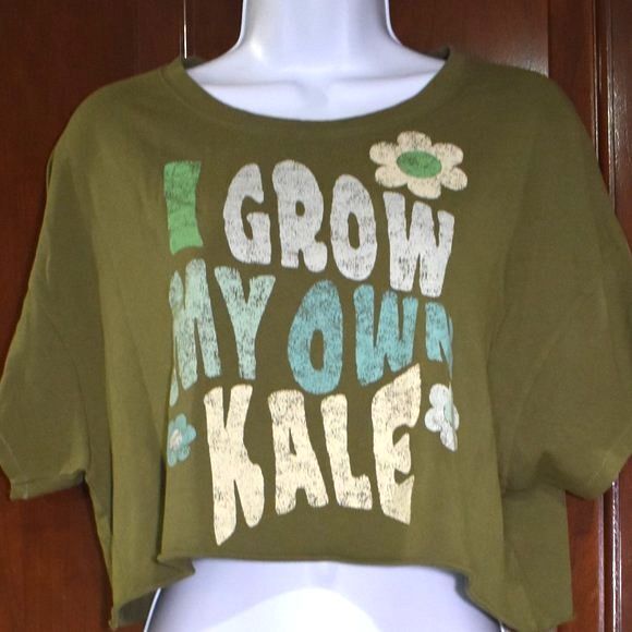 Offline by Arie Cropped Short Sleeve Statement T Shirt Green Size Small - Picture 2 of 13